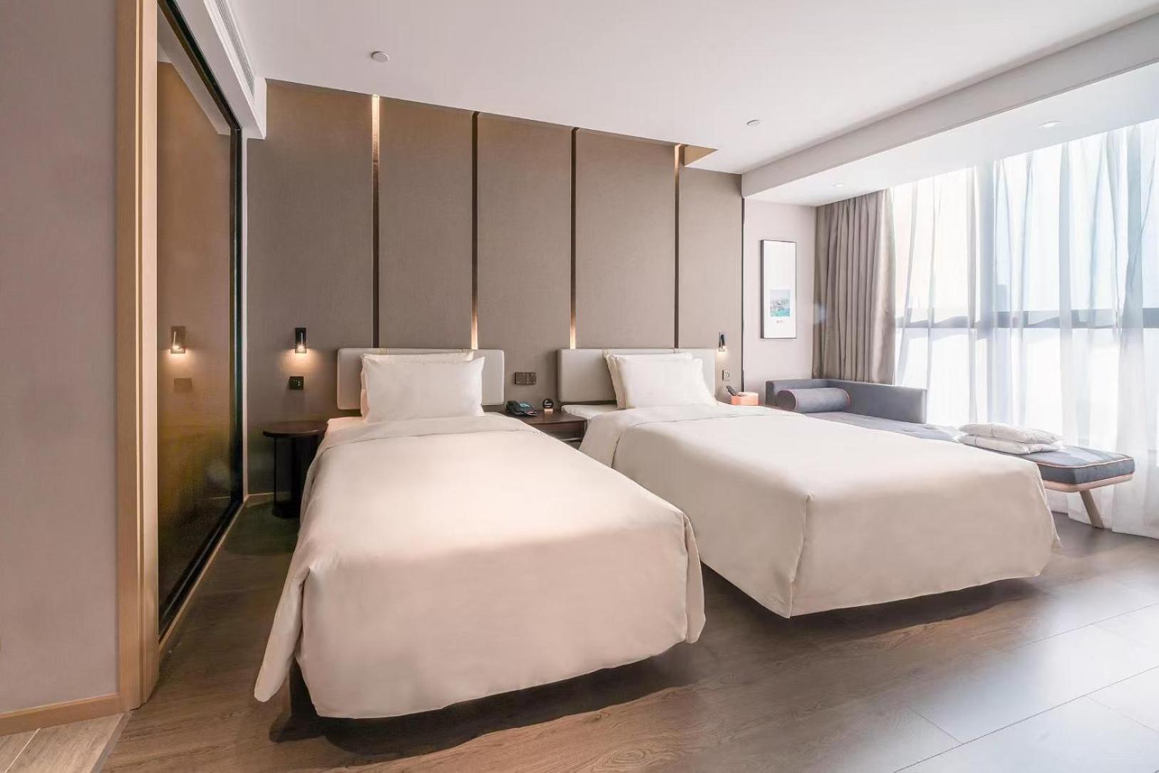 Atour Hotel Luzhou Bubugao New World Exterior photo